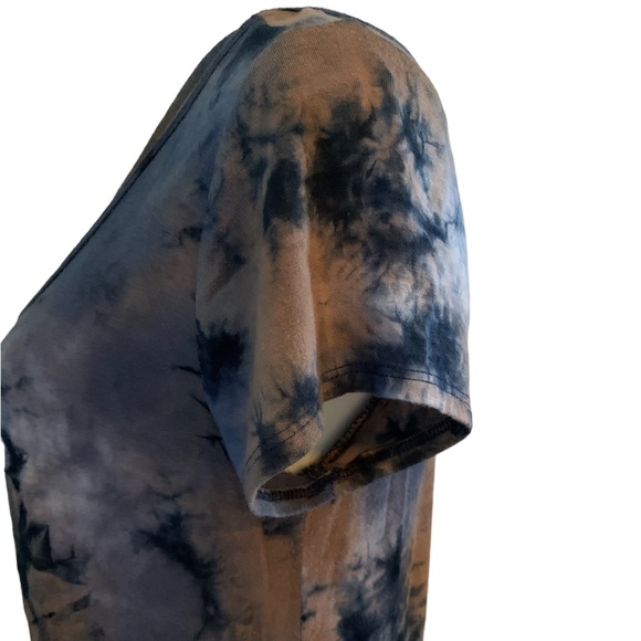 Ginger G Tye Dye Casual Top. Cap sleeves Offset Hem.  Cris Cross Neck Line - Picture 5 of 6